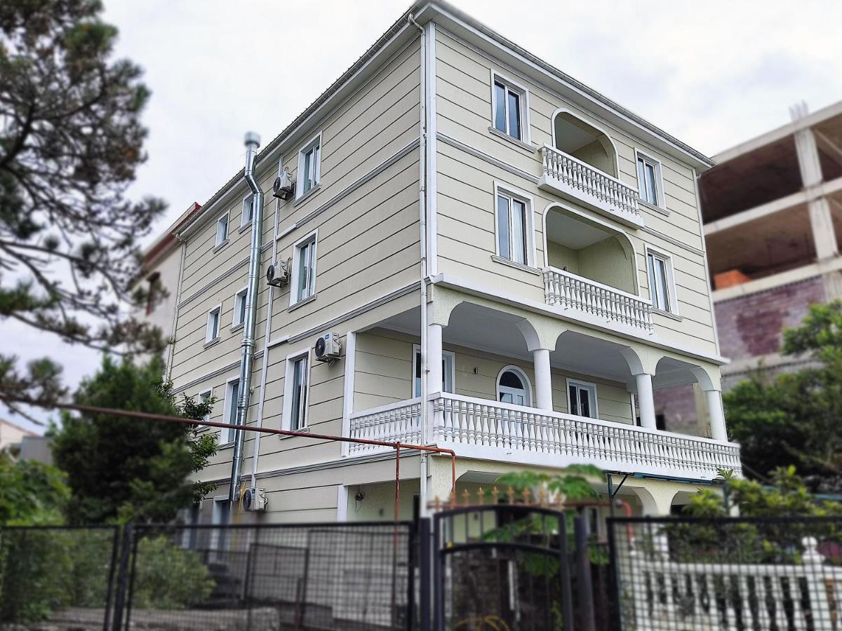 Guesthouse White Swan コブレチ エクステリア 写真